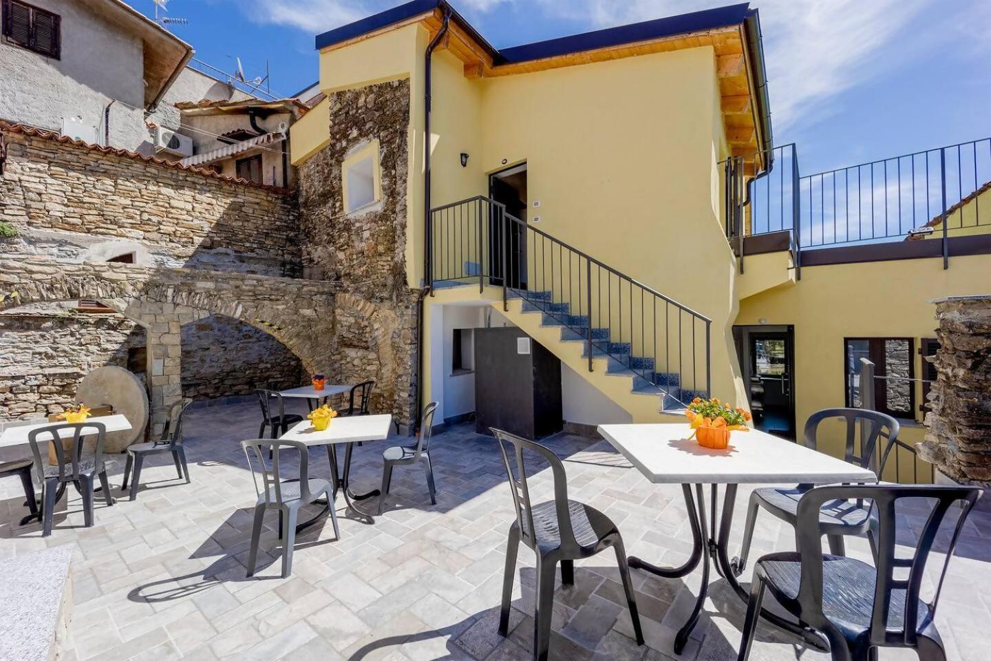 Appartamento Alba Dachi Farm Marina dʼMarina dʼAndora Zewnętrze zdjęcie
